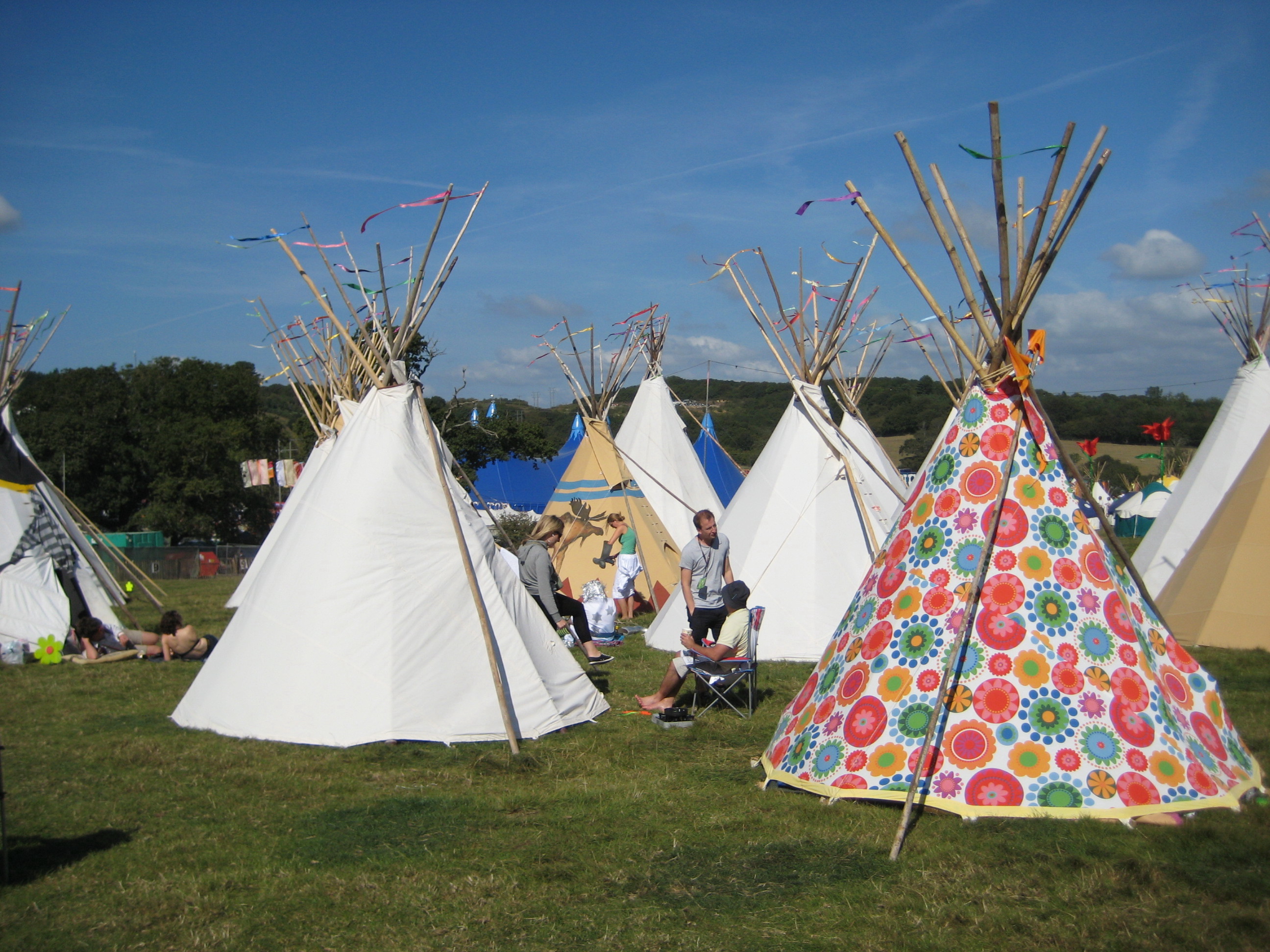Tipis Images